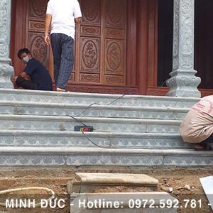 Bậc thềm đá