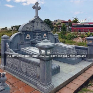 Mộ đá công giáo